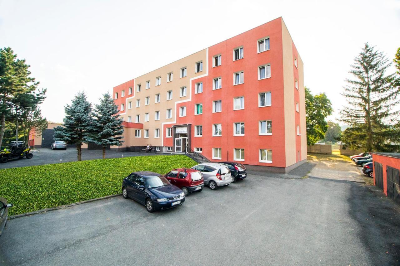 Garni Hotel Tachov Τάχοφ Εξωτερικό φωτογραφία